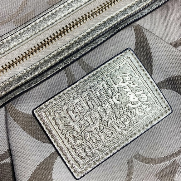 Coach Signature All Over Logo Large Purse - Picture 3 of 4